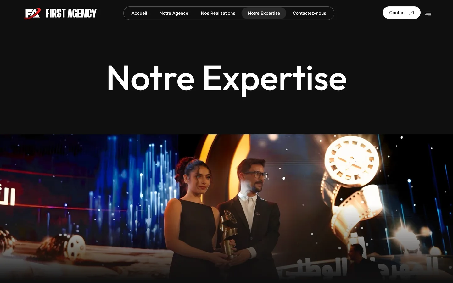 Notre Expertise page opening on an award-night photograph.